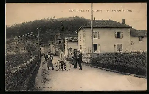 AK Montmelas, Entrée du Village