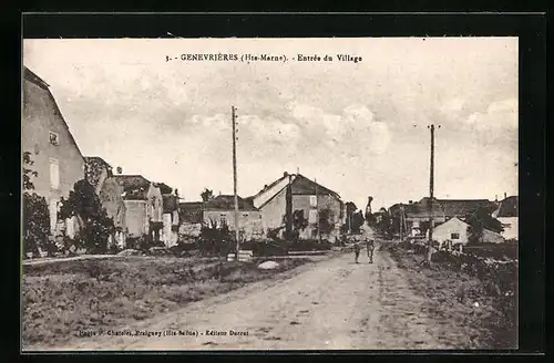 AK Genevrières, Entrée du Village