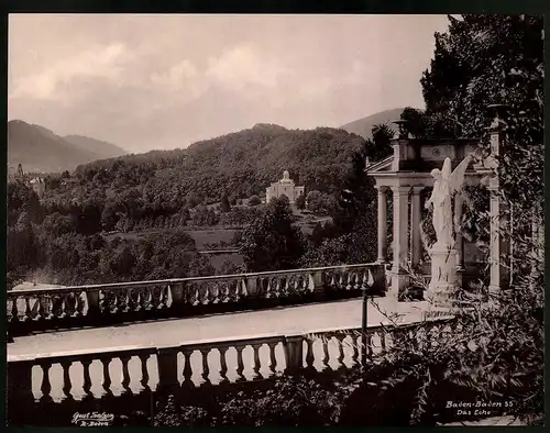 Fotografie Gustav Salzer, Baden-Baden, Ansicht Baden-Baden, Pavillon & Engel-Plastik Das Echo, Grossformat 27 x 21cm