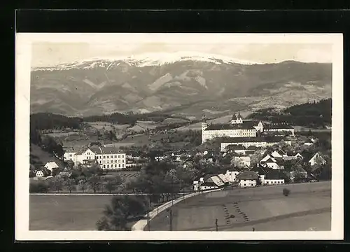 AK St. Paul /Lav., Ortsansicht mit Kloster und Berglandschaft