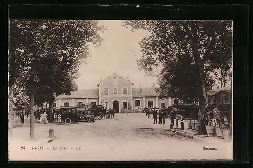 AK Riom, La Gare, Bahnhof