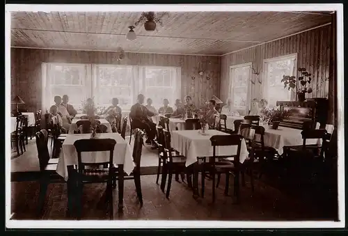 Fotografie Brück & Sohn Meissen, Ansicht Löbsal, Gasthaus zum Jägerheim, Inneres der Veranda