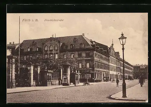 AK Fürth i. B., Friedrichstrasse mit Litfasssäule