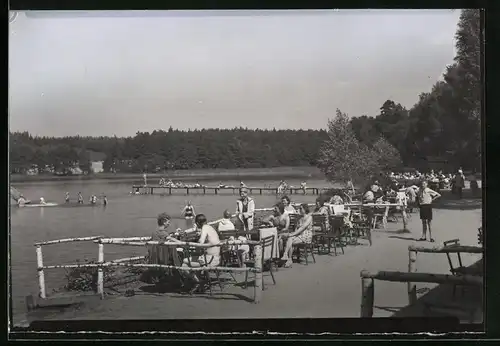 Fotografie Brück & Sohn Meissen, Ansicht Schmannewitz, Terrasse der Gastwirtschaft am Bad Waldteich