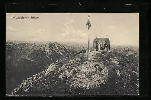 AK Wendelstein-Spitze mit Gipfelkreuz und Bergsteiger