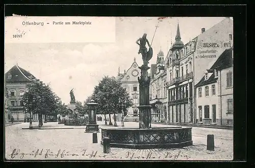 AK Offenburg, Partie am Marktplatz mit Modegeschäft Hauser & Levi und Wettersäule