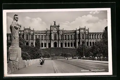 AK München, Strassenpartie mit Maximilianeum