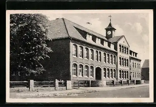 AK Neupetershain b. Galau, Blick zur Goethe Schule