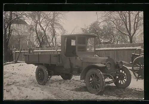 Foto-AK Lastkraftwagen im Schnee