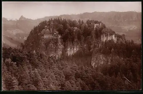 Fotografie Brück & Sohn Meissen, Ansicht Oybin, Blick nach dem Berg Oybin mit dem Berggasthof