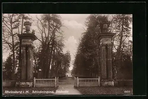 AK Rheinsberg i. M., Schlosseingang, Südseite