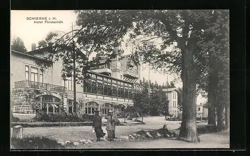 AK Schierke i. H., Spaziergänger vor dem Hotel Fürstenhöh