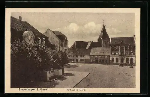 AK Stavenhagen i. M., Markt mit Rathaus