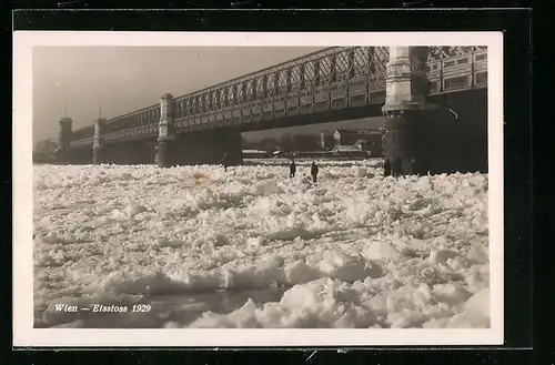 AK Wien, Eisstoss 1929, zugefrorener Fluss und Reichsbrücke