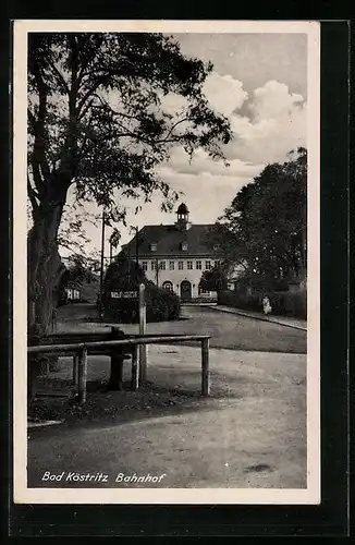 AK Bad Köstritz, Strassenpartie am Bahnhof