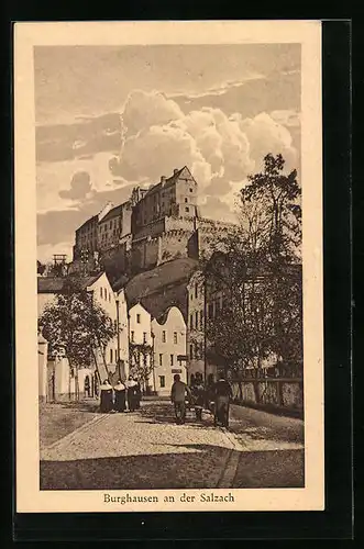 AK Burghausen /Salzach, Strassenpartie mit Blick auf Schloss