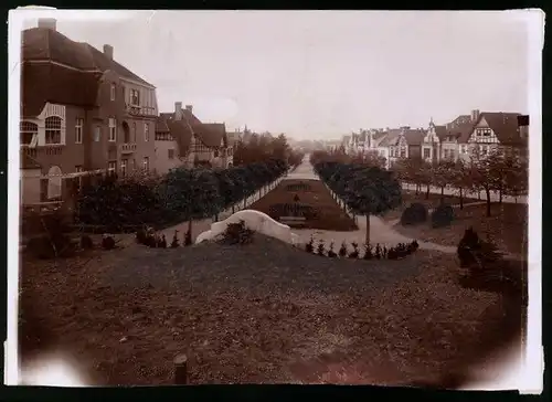 Fotografie Brück & Sohn Meissen, Ansicht Naumburg / Saale, Blick in die Luisenstrasse mit Wohnhäusern