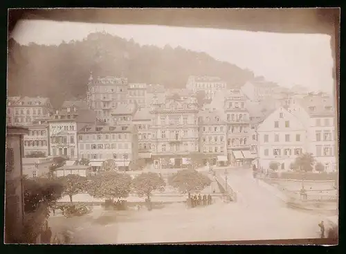 Fotografie Brück & Sohn Meissen, Ansicht Karlsbad, Blick auf die Alte Wiese mit Hirschensprung, Hotel Metropole