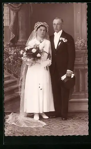 Foto-AK Bürgerliches Paar bei seiner Hochzeit