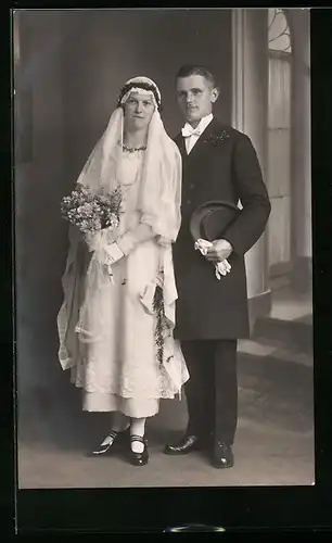 Foto-AK Bürgerliches Paar bei seiner Hochzeit