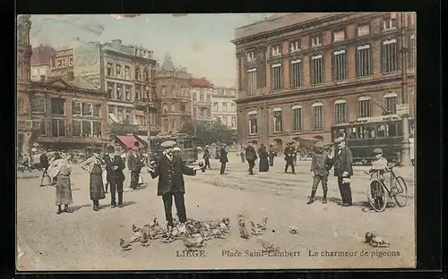 AK Liege, Place Saint-Lambert, Le charmeur de pigeons, Strassenbahn