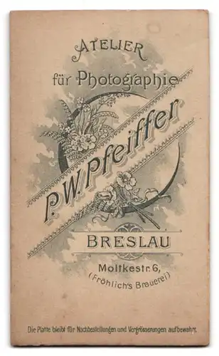 Fotografie P. W. Pfeiffer, Breslau, Moltkestr. 6, Junger Herr im Anzug mit Krawatte