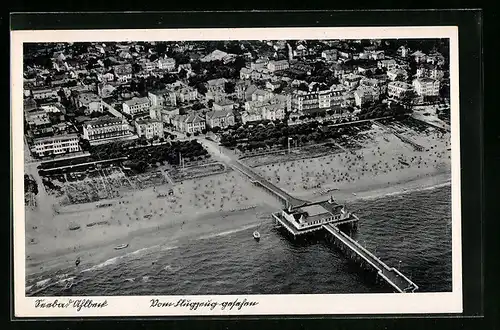 AK Ahlbeck, Fliegeraufnahme der Stadt mit der Strandpromenade und der Seebrücke