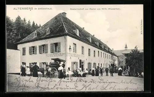 AK Altenberg /Dhünntal, Gasthaus zur Rentei, Strassenpartie mit Festgesellschaft und Kutsche