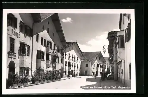 AK Matrei am Brenner, Hauptstrasse mit Gasthaus zur Krone