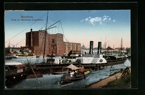 AK Mannheim, Schiffe im Rheinhafen, Blick zum Lagerhaus