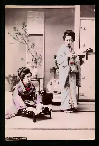 30 Fotografien unbekannt. Fotograf, Ansicht Japan /Nippon, Geisha, Mädchen in Tracht, Teezeremonie, Ortschaften, Rikscha