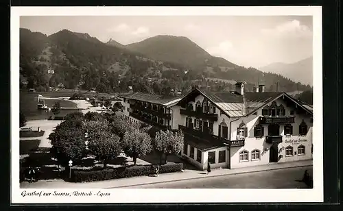 AK Rottach-Egern, Gasthof zur Seerose mit Strasse und Umgebung