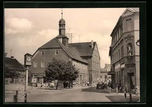 AK Teuchern /Kr. Hohenmölsen, Markt mit Rathaus