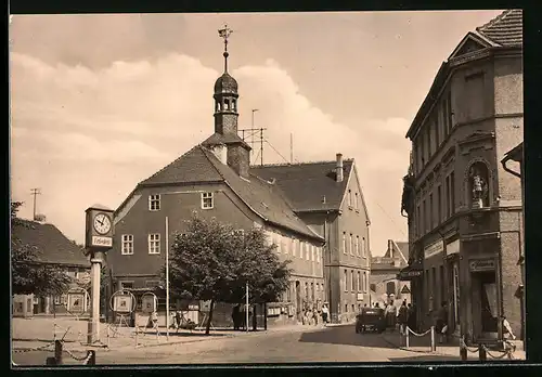 AK Teuchern /Kr. Hohenmölsen, Markt und Rathaus