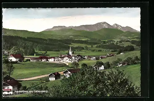 AK Neukirchen am Teisenberg (Obb.), Totalansicht mit Hochfelln und Hochgern