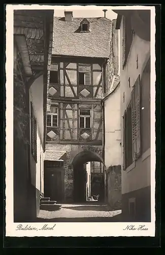 AK Beilstein / Mosel, altes Haus mit Torbogen
