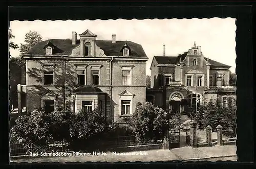 AK Bad Schmiedeberg /Dübener Heide, Strassenpartie am Moorsanatorium