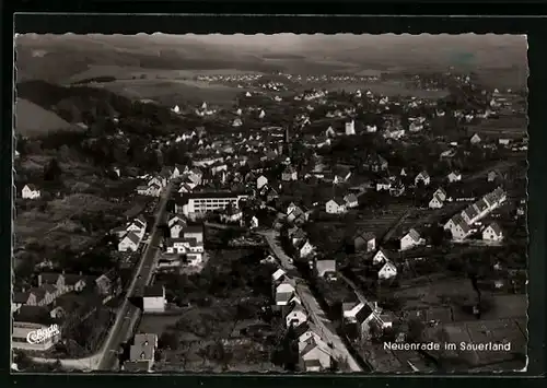 AK Neuenrade / Sauerland, Panoramablick aus der Luft