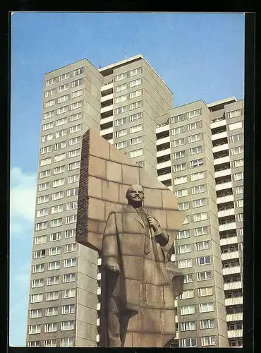 AK Berlin, Das Lenindenkmal vor Plattenbauten