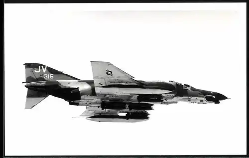 Fotografie Flugzeug McDonnell F-4 Phantom der USAF, 70JV-315, Lackierung Sharkmouth