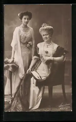 AK Victoria Louise Herzogin von Braunschweig mit der Kaiserin Auguste Viktoria