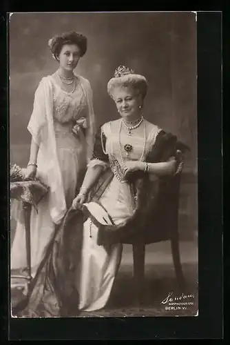 AK Victoria Louise Herzogin von Braunschweig mit der Kaiserin Auguste Viktoria