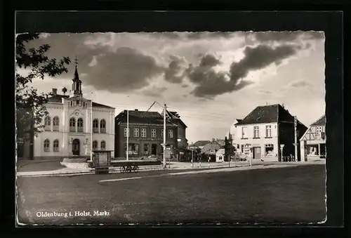 AK Oldenburg i. Holst., Markt mit Hubertus-Apotheke