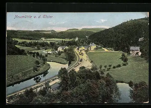 AK Neumühle /Elster, Ortsansicht mit Landstrasse aus der Vogelschau