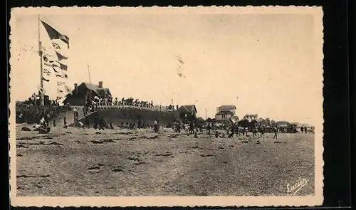 AK Hauteville-sur-Mer, la Plage un Jour de Fete