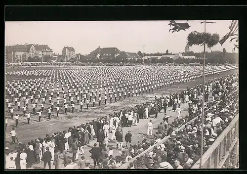 AK Leipzig, 1. Deutsches Arbeiter-Turn und Sportfest 1922, Turner bei Freiübungen