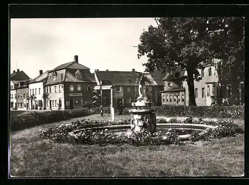 AK Bad Lausick /Kr. Geithain, Untermarkt mit Brunnen