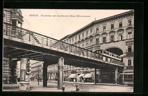 AK Berlin-Schöneberg, U-Bahn mit durchbroch. Haus, Bülowstrasse