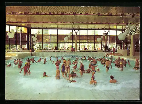 AK Berlin, Sport- und Erholungszentrum, Fröhliches Treiben im Wellenbad