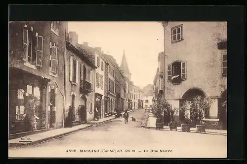 AK Massiac, La Rue Neuve, Strassenpartie